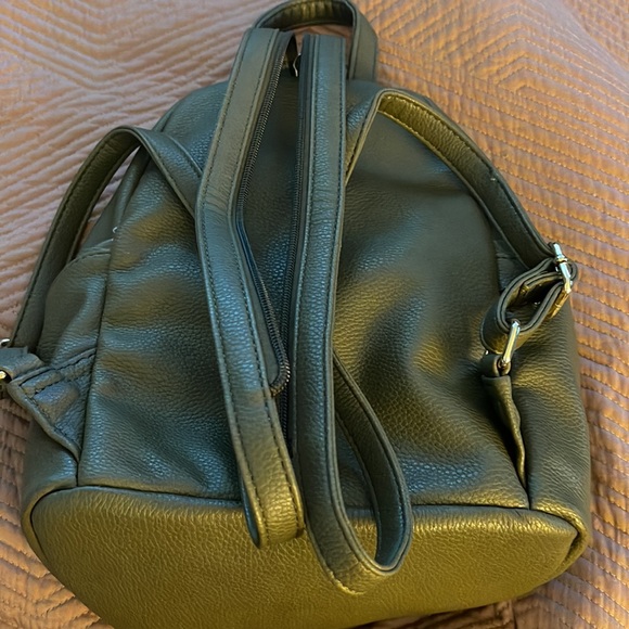 Backpack - Picture 8 of 12